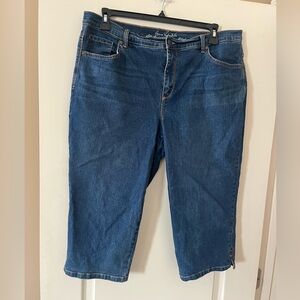 Gloria Vanderbilt Cropped Medium Wash Jeans Slimming Effect Size 16W